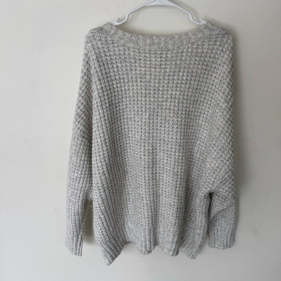 American Eagle grey chunky knit cozy v neck sweater size XL - Picture 9 of 9